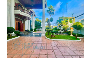 Villa with big garden 