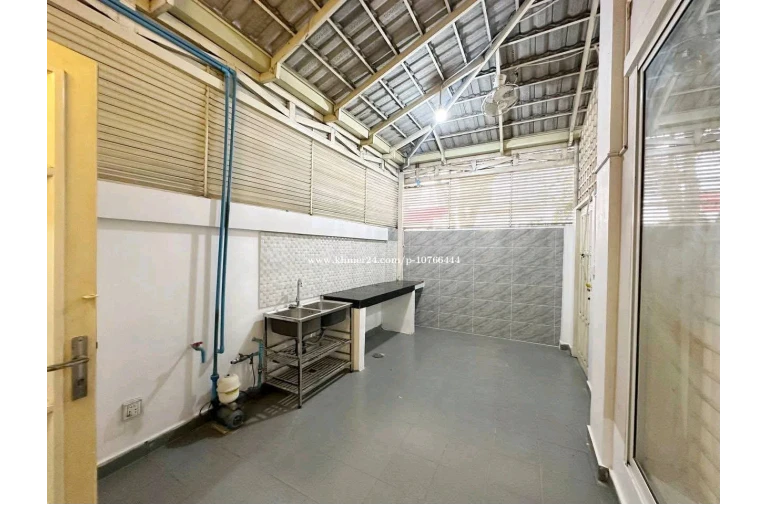 3 Bedrooms For Sale At Peng Hout Beoung Snor
